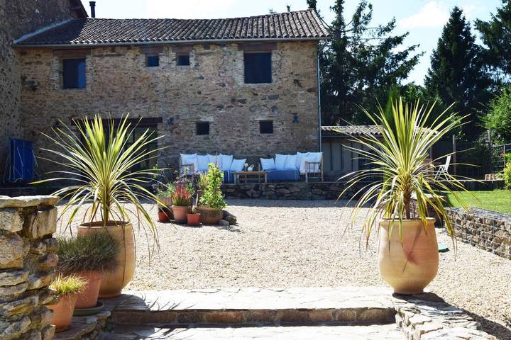 Gîte pour 6 personnes, avec jardin ainsi que piscine et terrasse à Champagnac-la-Rivière - 3