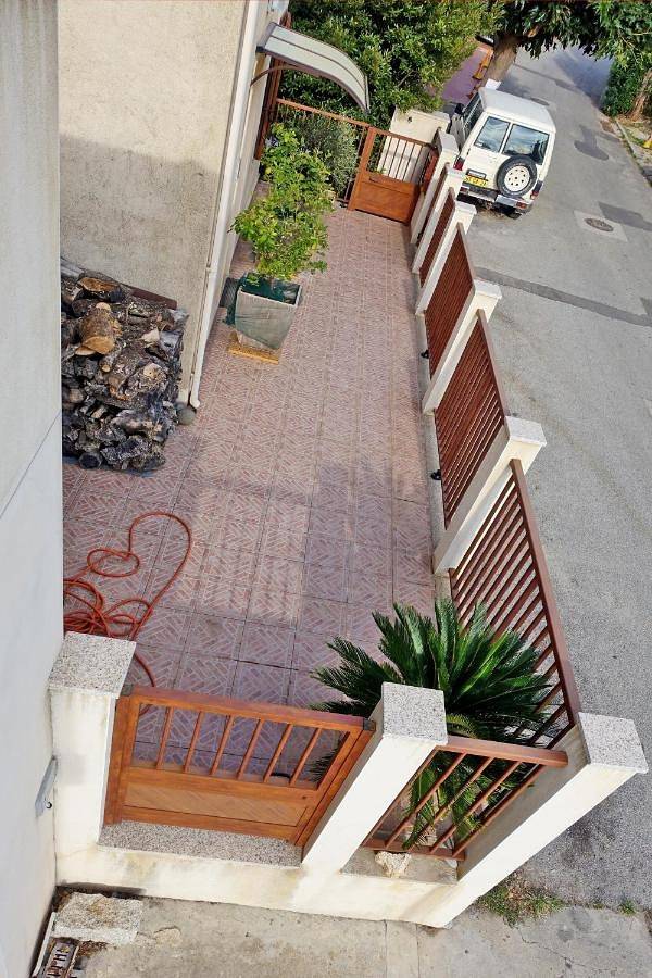 Gîte pour 2 personnes, avec vue et jardin, adapté aux familles à Sainte-Lucie-de-Tallano - 4