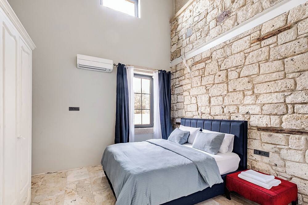 2 Bedroom Stone Villa with sea view and pool in Turkish Aegean