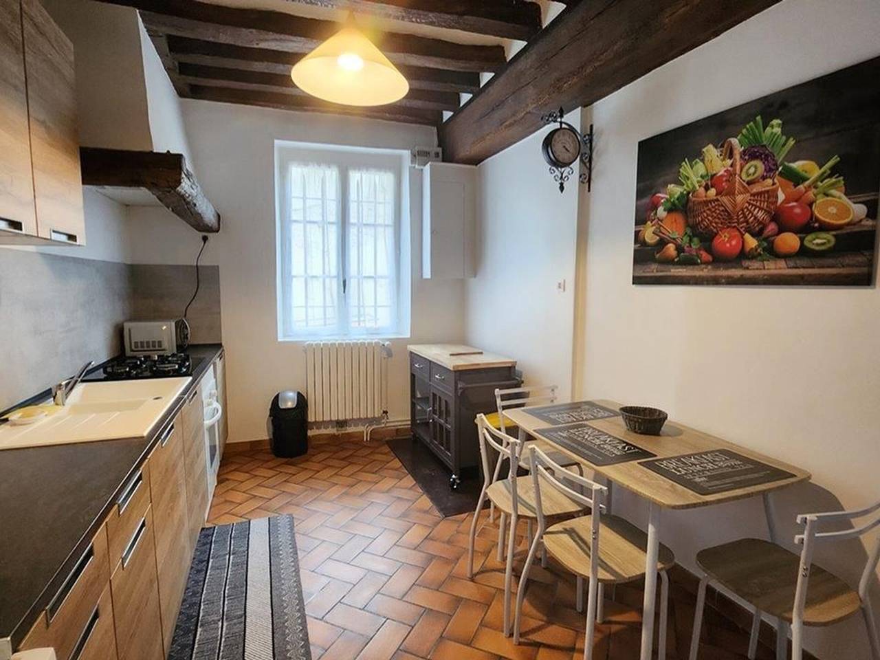 Casa histórica de 2 hab., centro de Joigny, equipamiento moderno in Joigny, Auxerre region