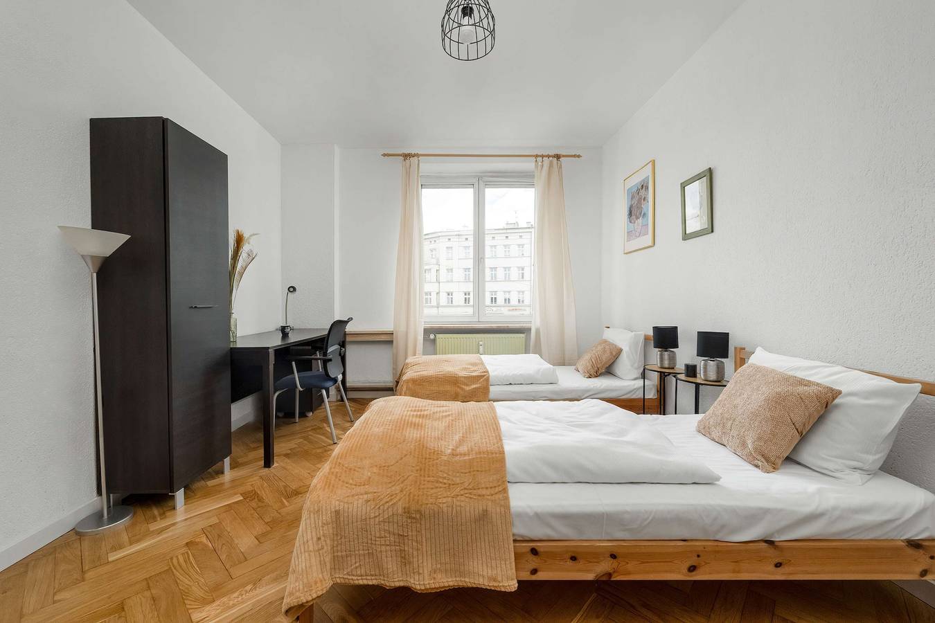 Ganze Wohnung, Spacious Apartment at Legionã³w Square | Workspace in Breslau, Niederschlesien