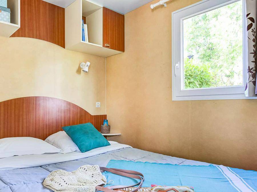 Camping Romanée - Les Grottes De Roffy - Mobilhome 4 personnes - Confort 3 Pièces 4 Personnes in Sainte-Nathalène, Périgord Noir