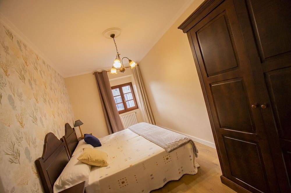 Entire apartment, Vieiro Verde 2 Rustic in Viveiro, Galician Coast