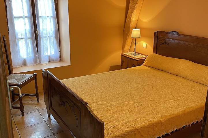 Gîte pour 3 personnes, avec jardin à Saint-Crépin-et-Carlucet - 2