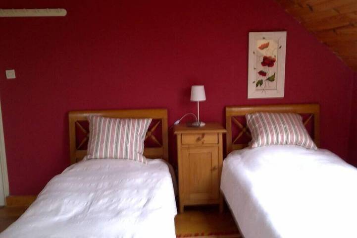 Location de vacances pour 8 personnes, avec terrasse et jardin à Planchez - 3