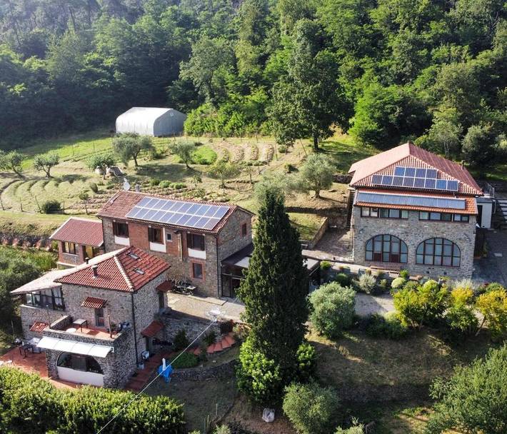 Privatzimmer für 2 Personen, mit Terrasse und Pool in Pontremoli