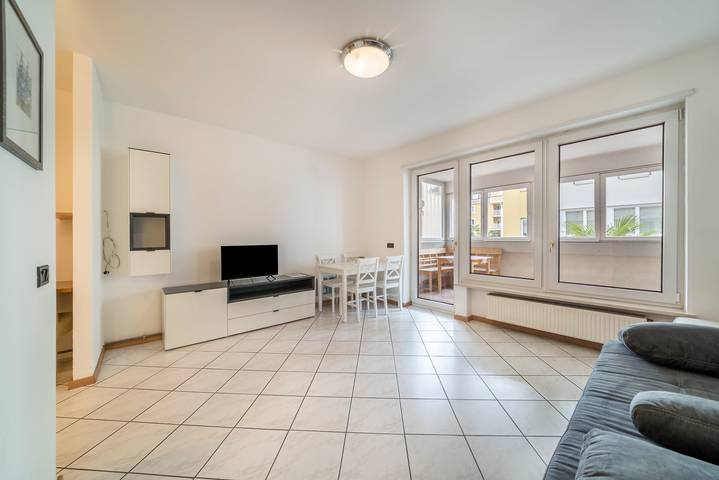 Ganze Wohnung, Ferienwohnung "Laurin" mit zentraler Lage und privater Terrasse in Meran, Texelgruppe