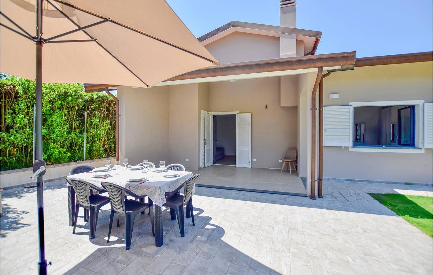 Geräumiges 120qm Apt mit Parkplatz, TV, Garten und Flussblick in Massarosa, Italienische Riviera