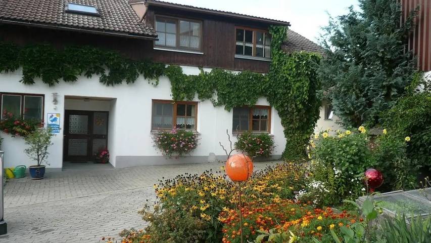 Ferienwohnung für 4 Personen, mit Garten in Opfenbach