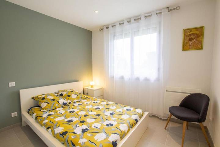 Location de vacances pour 6 personnes, avec piscine et jardin ainsi que jacuzzi et terrasse à Vélines - 4