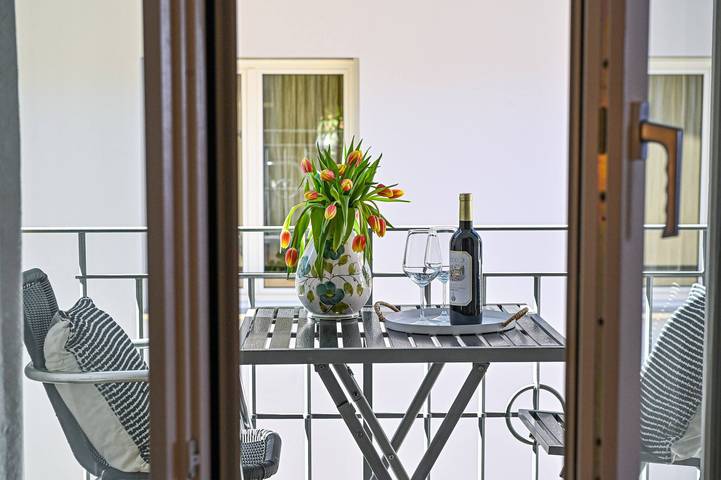 Ferienwohnung für 4 Personen, mit Balkon/Terrasse und Ausblick am Lago Maggiore (Schweiz) - 2