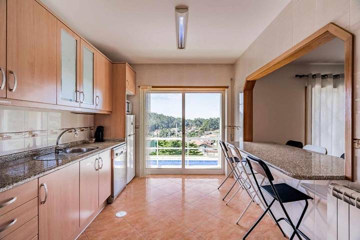 Location de vacances pour 6 personnes, avec piscine ainsi que jardin et vue, animaux acceptés dans Vila Verde - 3