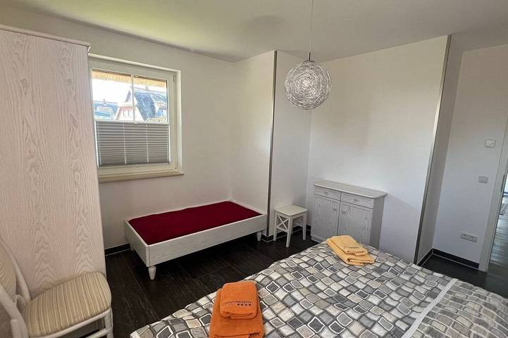 Appartement entier, Appartement de vacances 5 étoiles selon Dtv - luxe pur à 200m de la plage - Wi-Fi gratuit in Dranske, Région de Rügen