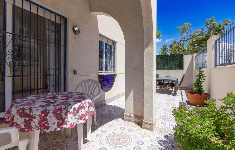Ferienhaus für 4 Personen, mit Terrasse und Pool, kinderfreundlich in Torrevieja - 2