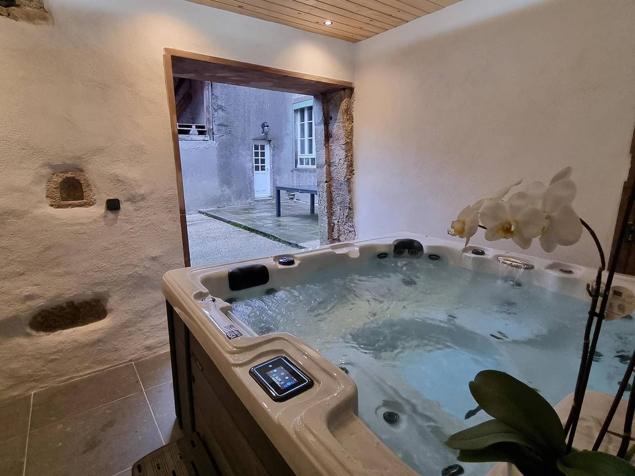 L'Échappée: Alojamiento Auténtico con Spa en Faucogney-et-la-Mer in Faucogney-et-la-Mer, Parque natural regional de los Ballons des Vosges