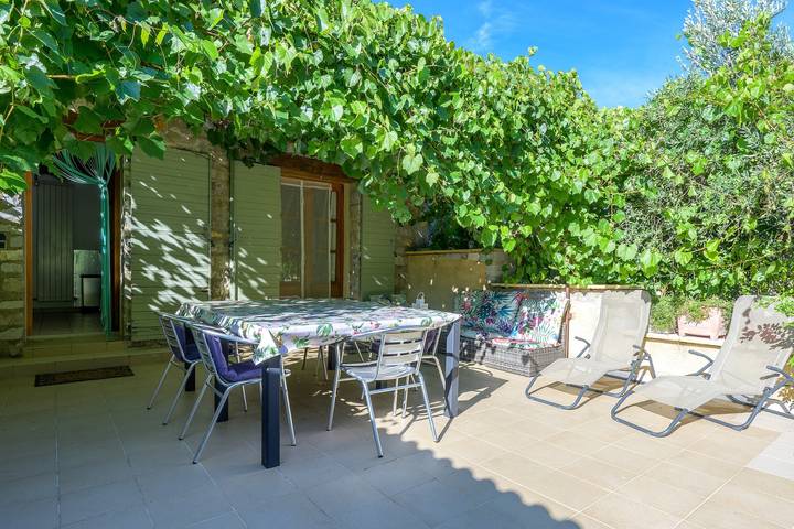 Casa "Le Vieil Olivier" com vista montanha, piscina partilhada e Wi-Fi in Sahune, Nyons (Região)