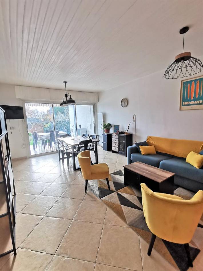 Gîte pour 5 personnes, avec terrasse ainsi que jardin et piscine à Ondres - 4