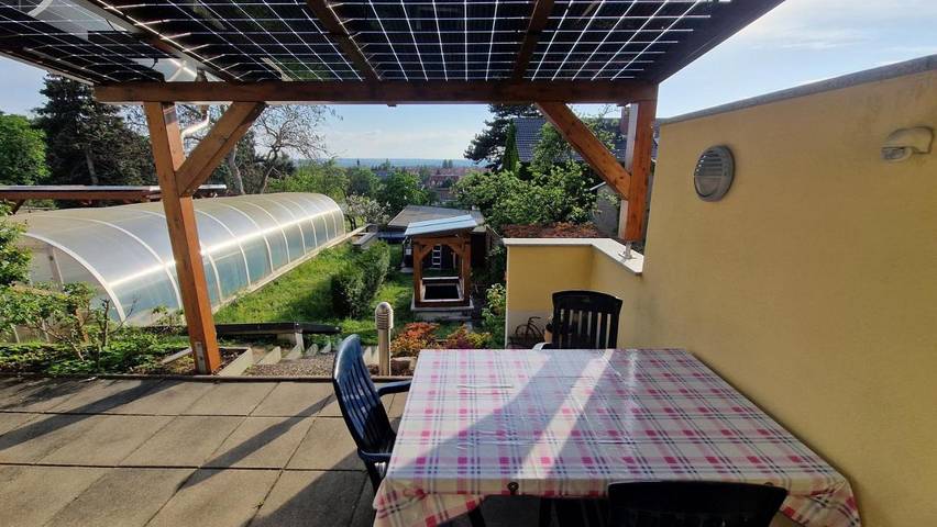 Ferienwohnung für 3 Personen, mit Terrasse und Garten sowie Pool und Ausblick in Pieschen-Nord/Trachenberge