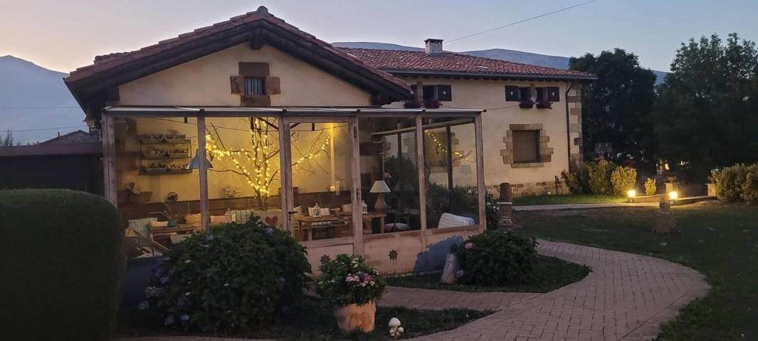 Hotel para 3 personas, con Terraza además de Jardín y Vistas en Hermandad de Campoo de Suso - 3