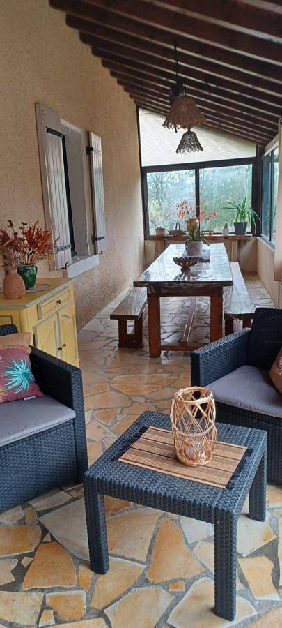 Location de vacances pour 6 personnes, avec Terrasse ainsi que Jardin et Vue à Eyliac