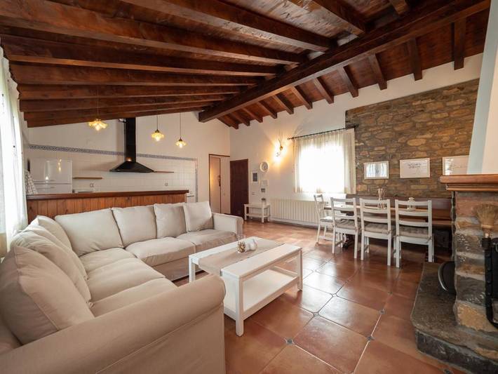 Casa rural para 6 personas, con vistas y jardín, Se admiten mascotas en La Fueva - 4
