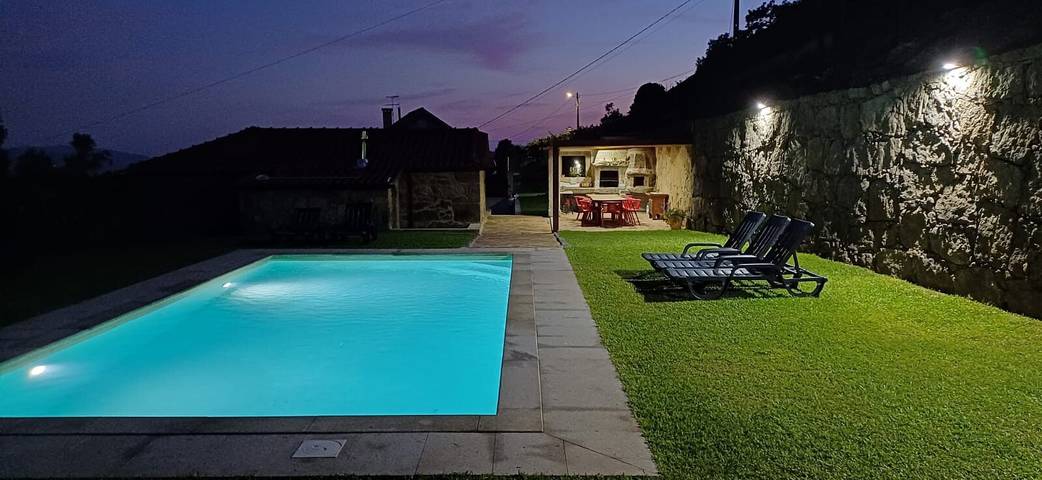 Holiday Home 'Casa Das Regadas - Ponte De Lima' with Mountain View, Wi-Fi and Air Conditioning in Calheiros, Viana do Castelo District