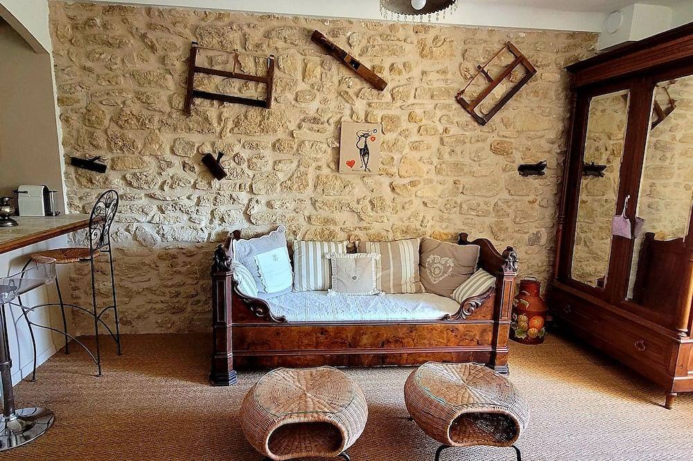 Ganze Wohnung, Appartement 2 Chambres Dans Mas Xviiie - Vaste Parc Arboré Avec Piscine in Robion, Regionaler Naturpark Luberon