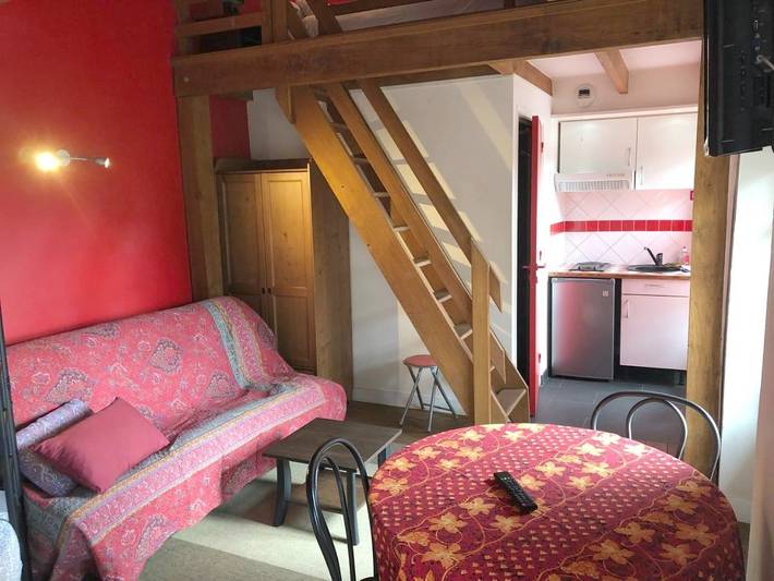 Appartement de vacances pour 8 personnes, avec Terrasse et Jardin ainsi que Piscine et Vue