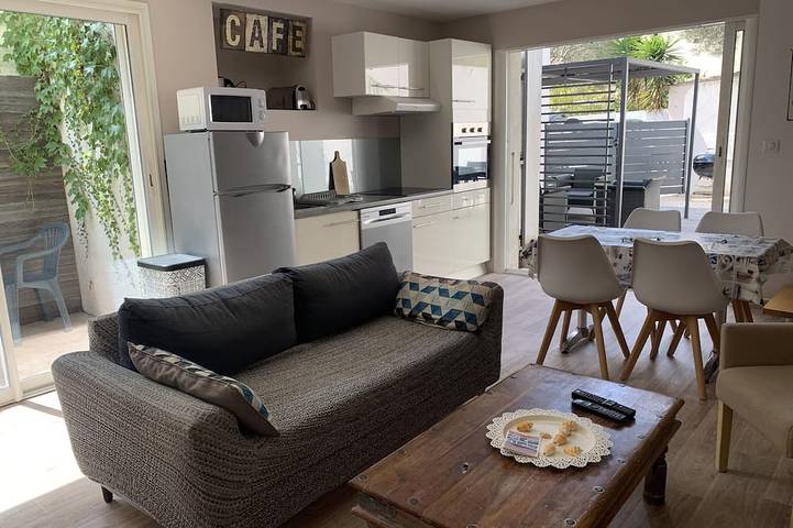 Maison de vacances pour 4 personnes, avec jardin ainsi que piscine et terrasse à Sanary-sur-Mer