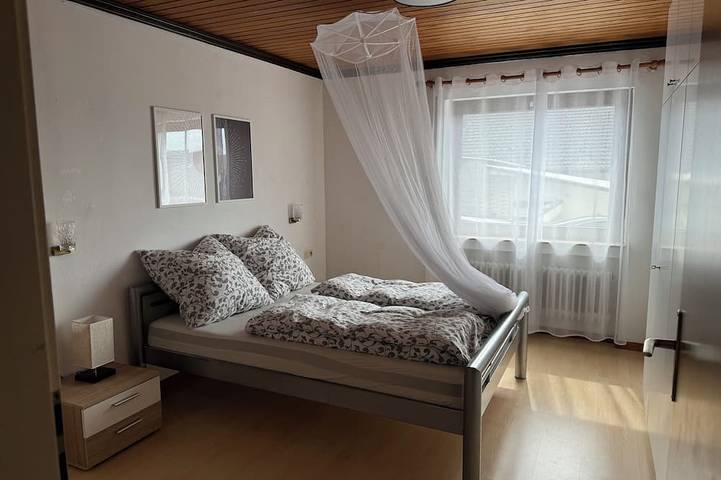 Ganze Wohnung, Ferienwohnung an den Weinbergen, tolle Weinwanderwege in der Nähe in Öhringen, Hohenlohe