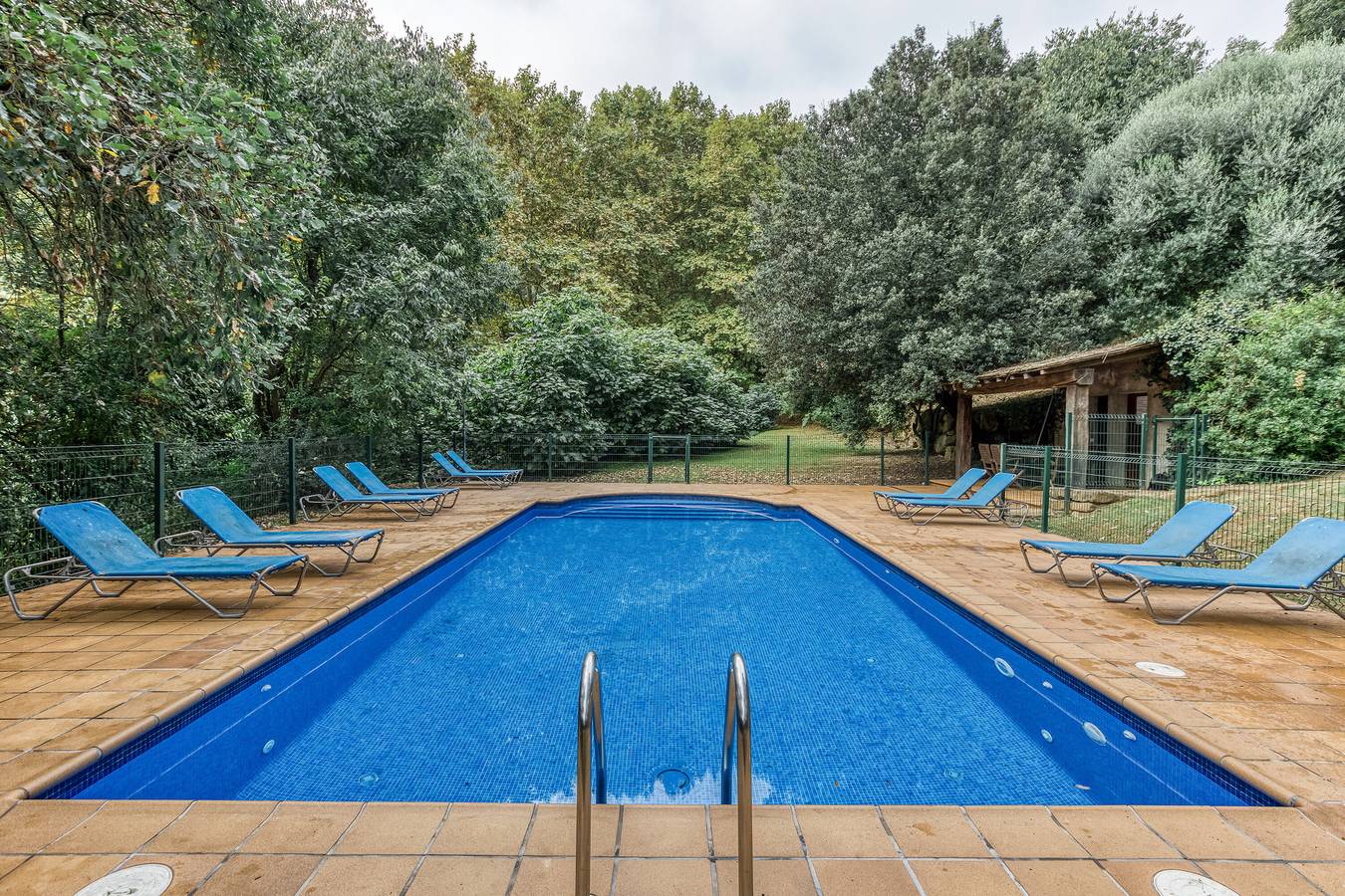 Casa Vacacional 'Can Tapis' con Vista a la Montaña, Piscina Privada y Wi-Fi in Camós, Pla de l'Estany