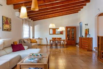 Holiday Rental for 14 People in Canyelles, Lloret de Mar, Photo 4