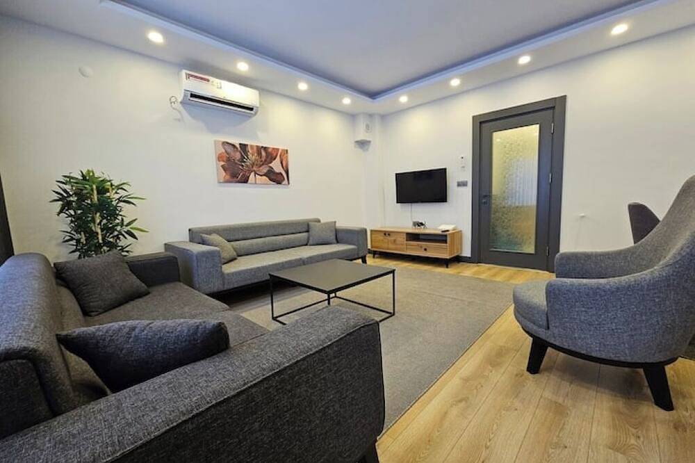 New Flat&Large Living Space(2-3) Near Lara Beach in Antalya, Antalya Province
