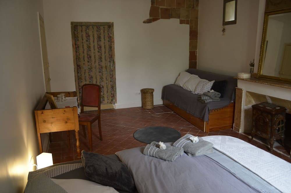 Charming villa, 3 bedrooms, swimming pool, 10mn from the beach in Armissan, Côte d'Améthyste