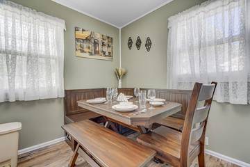 Vacation Home for 6 Guests in Stratton Meadows, Colorado Springs, Picture 2