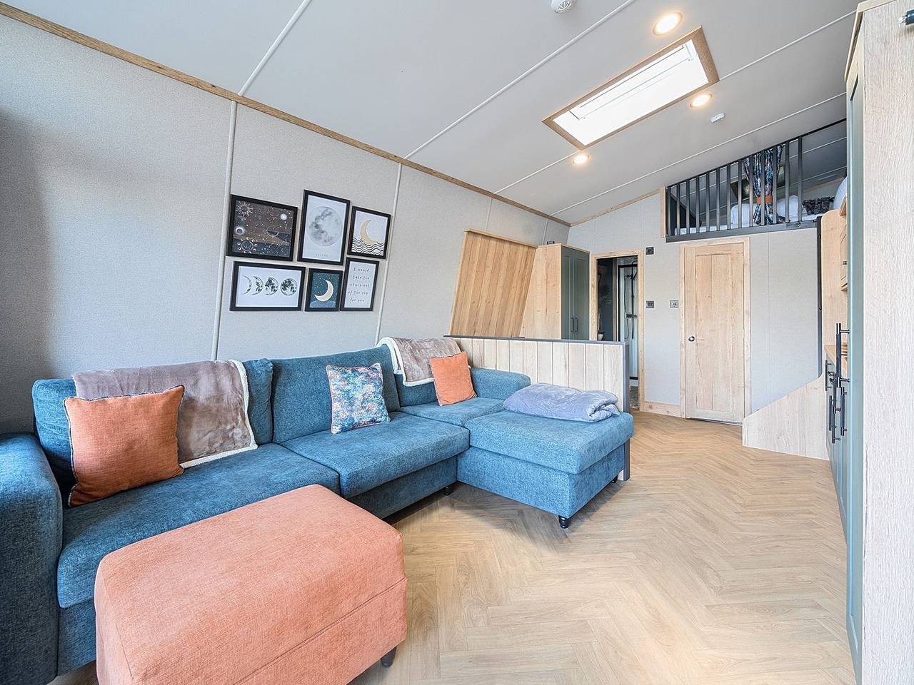 Skylight Stargazer - Billing Aquadrome in Northampton, Northamptonshire