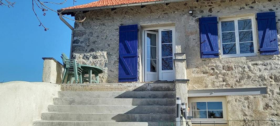 Gîte pour 4 personnes, avec vue et jardin à Rosières