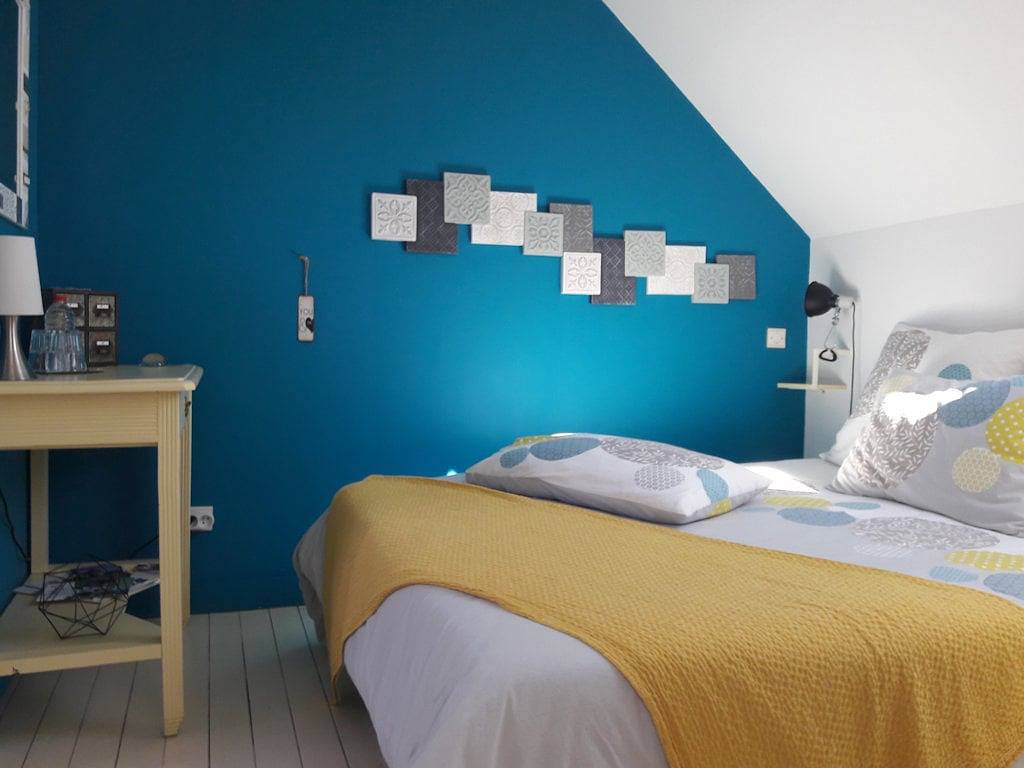 "Oui, c'est le bon chemin" et "La cabane du bon chemin" - Chambre bleue in Laval, Mayenne