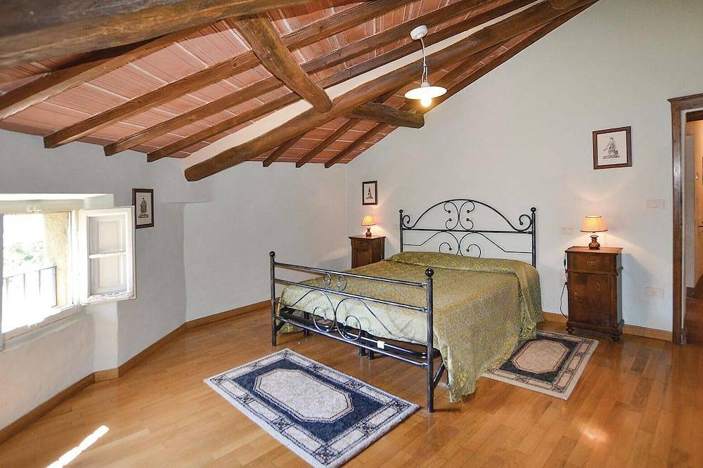 Awesome home in Cortona Ar in Cortona, Arezzo Province