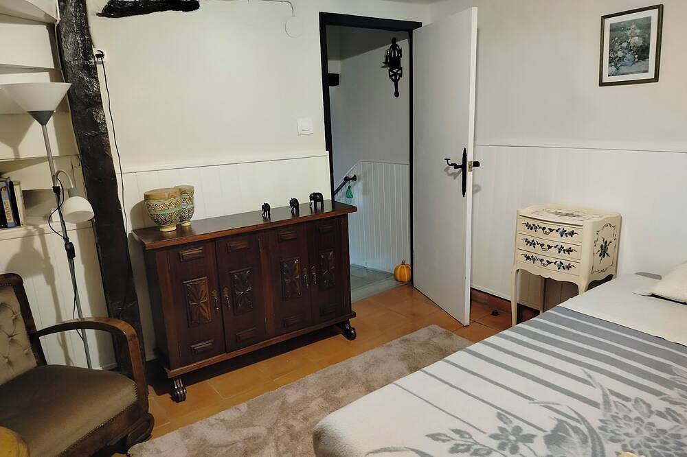 2Bed Traditional Apt - Private Balcony - Fuenmayor in Fuenmayor, Provincia de La Rioja