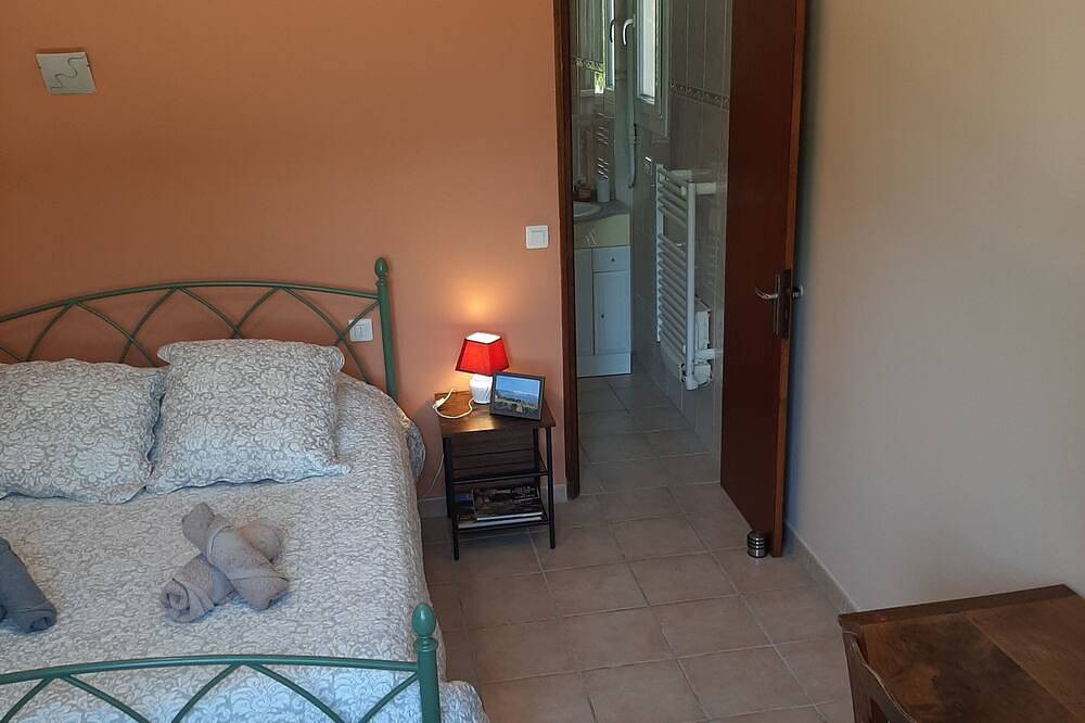 Geheel appartement, Gîte les Lauriers-Roses in Mormoiron, Parc naturel régional du Mont-Ventoux