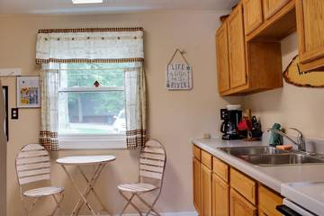 Log Cabin for 4 People in Wisconsin, USA, Photo 2