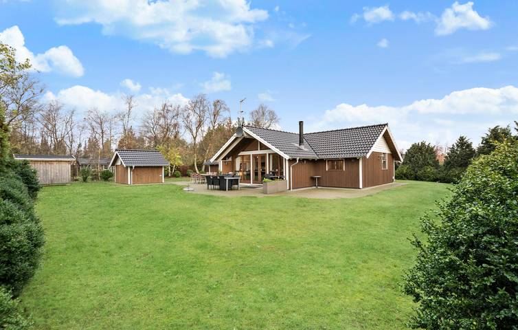 Ferienhaus für 8 Personen, mit Terrasse und Whirlpool sowie Garten in Nørhede Vest - 2