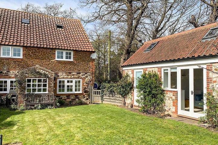 Holiday rental for 5 people, with garden, with pets in Holme-next-the-Sea