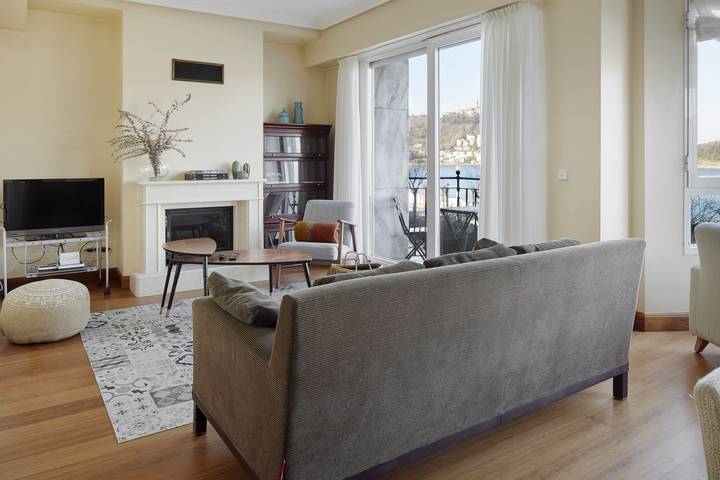 Ferienwohnung für 5 Personen, mit Balkon und Terrasse in San Sebastian - 2