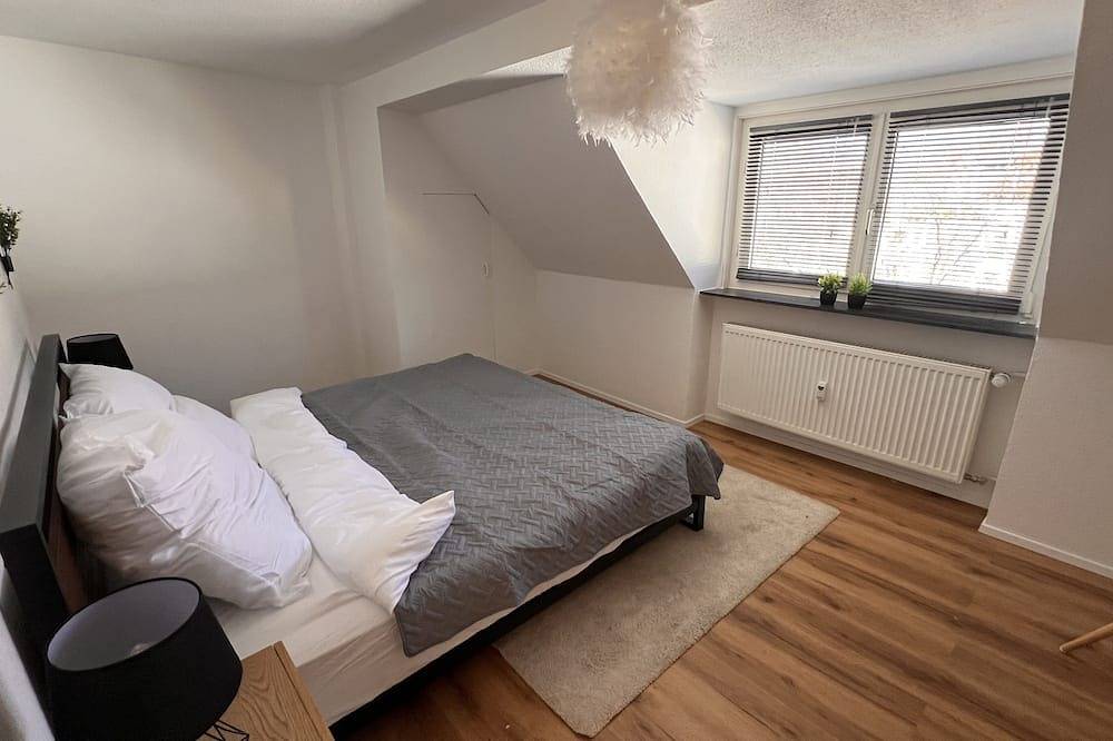 Ganze Wohnung, Stilvolle Wohnung mit eigenen Stellplatz und Küche in Aschaffenburg, Spessart