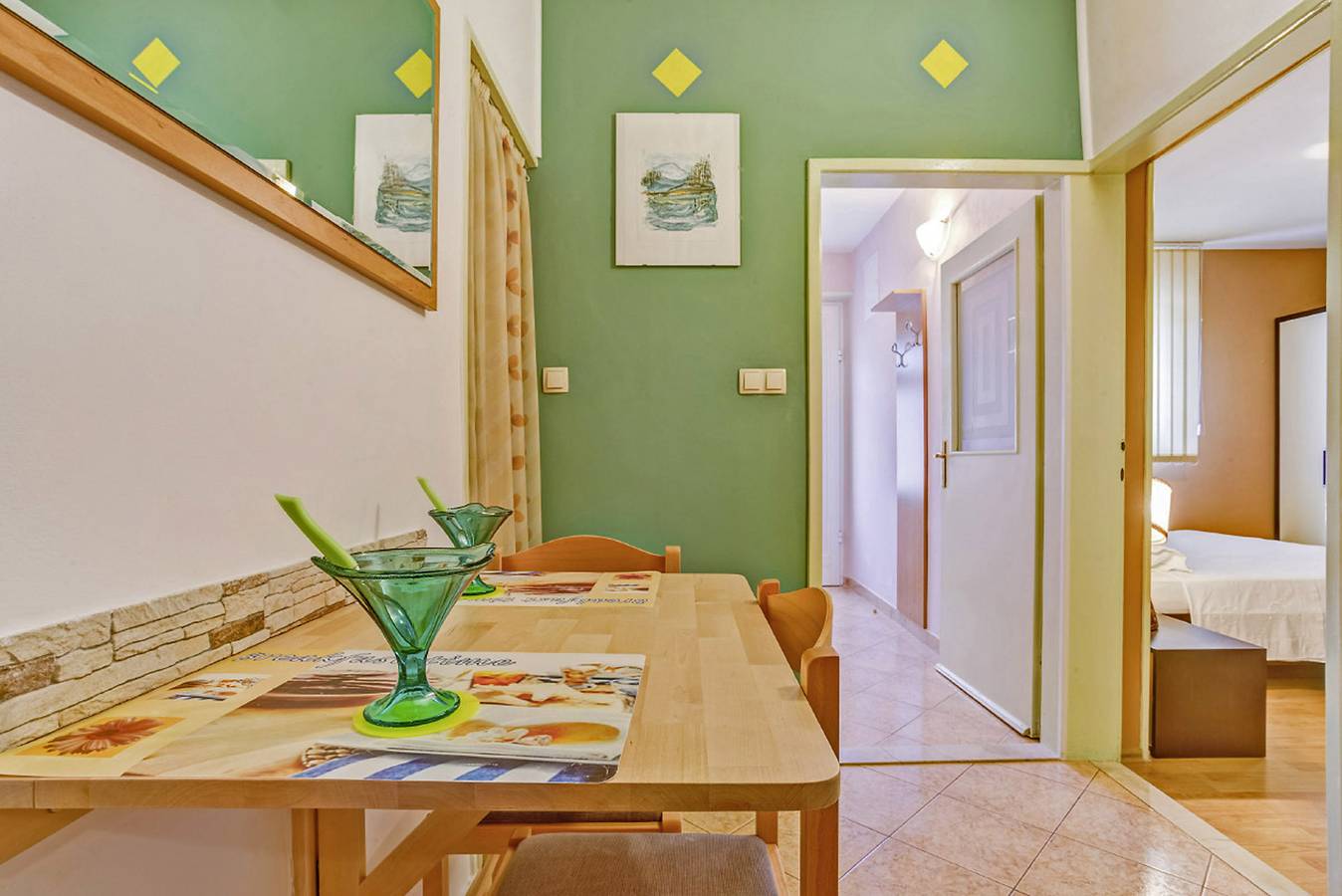 Entire apartment, Tragos in Trogir - Appartement für 2 Personen Ap1 in Trogir, Ciovo