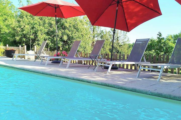 Location de vacances pour 12 personnes, avec Balcon et Piscine à Siorac-de-Ribérac