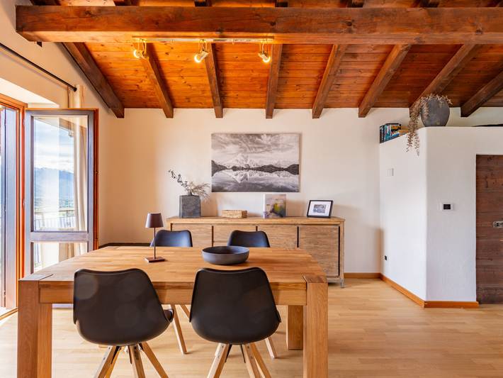 Gîte pour 6 personnes, avec Balcon ainsi que Jardin et Vue sur le lac à Vercana - 4