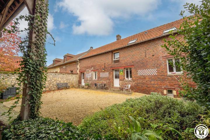 Gîte pour 11 personnes, avec terrasse et jardin - 1